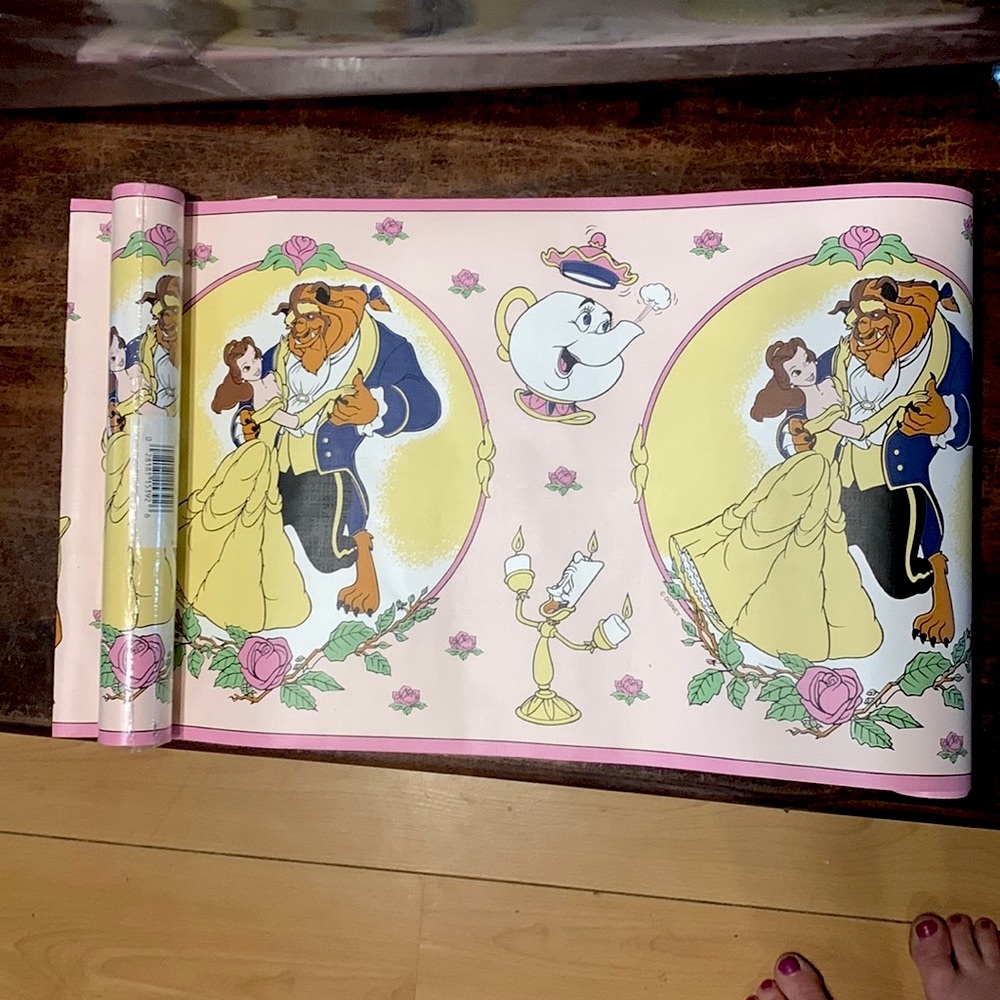 Vintage Beauty and the Beast wallpaper border 10 yards - Picture 1 of 2